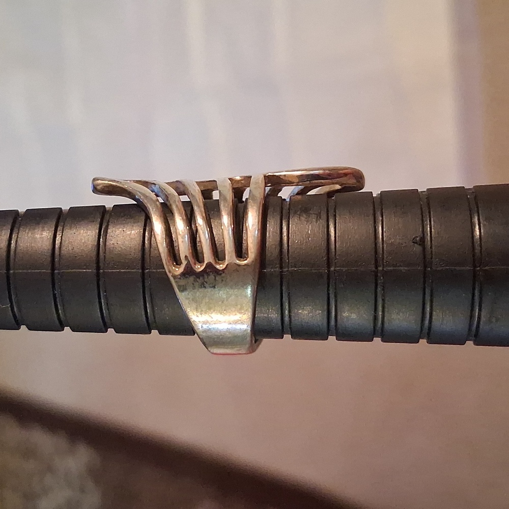 Silver - Tone Abstract Ring - Picture 4 of 4